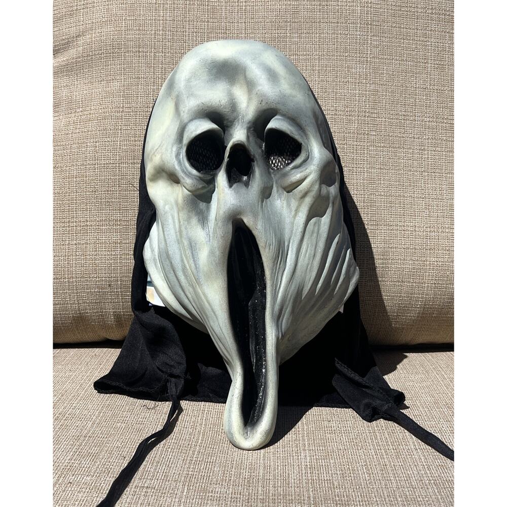 VINTAGE 1995 Halloween SCREAM face Ghoul Mask Paper Magic Group Hooded Classic